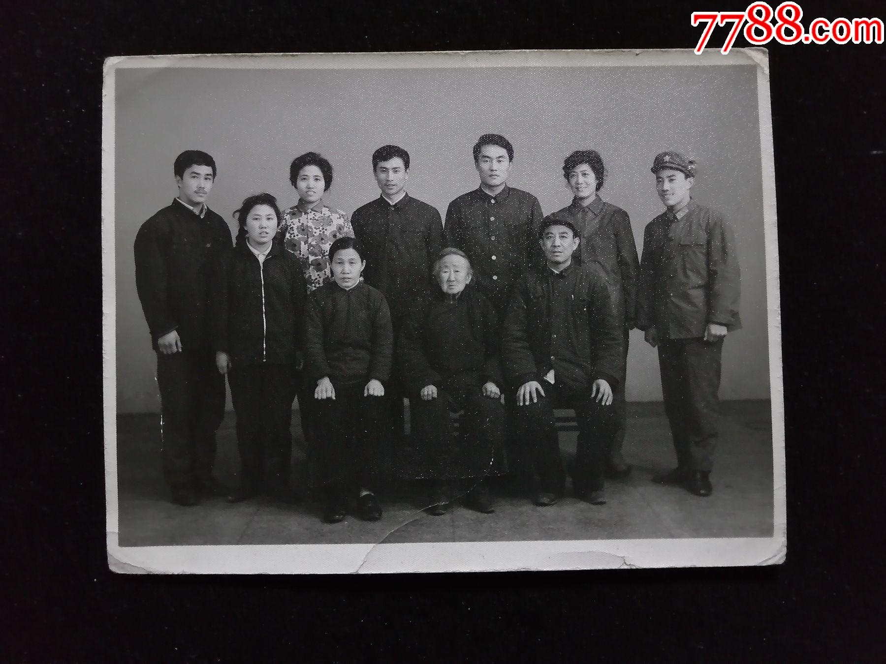 革命军人全家福照七十年代115厘米15厘米