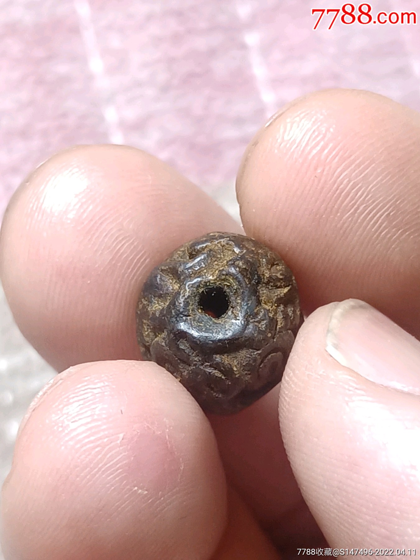 清代带工合香珠子一颗