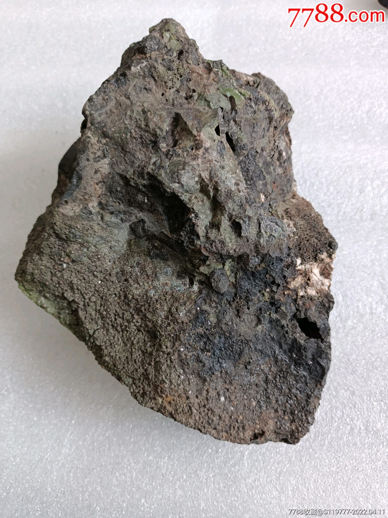 非常珍贵的金属球粒陨石