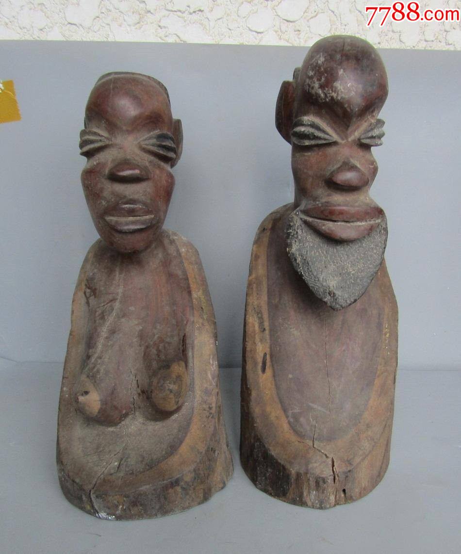 相当建国初外国人物木雕一对