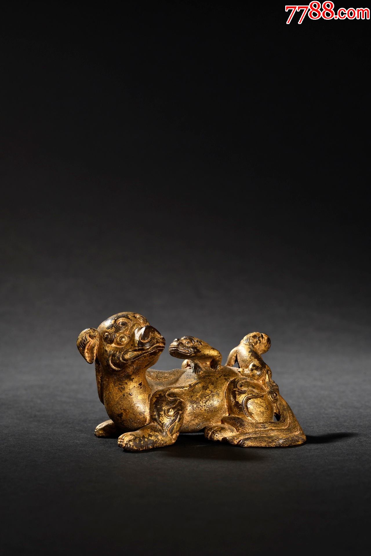 清代铜鎏金瑞兽文房镇纸