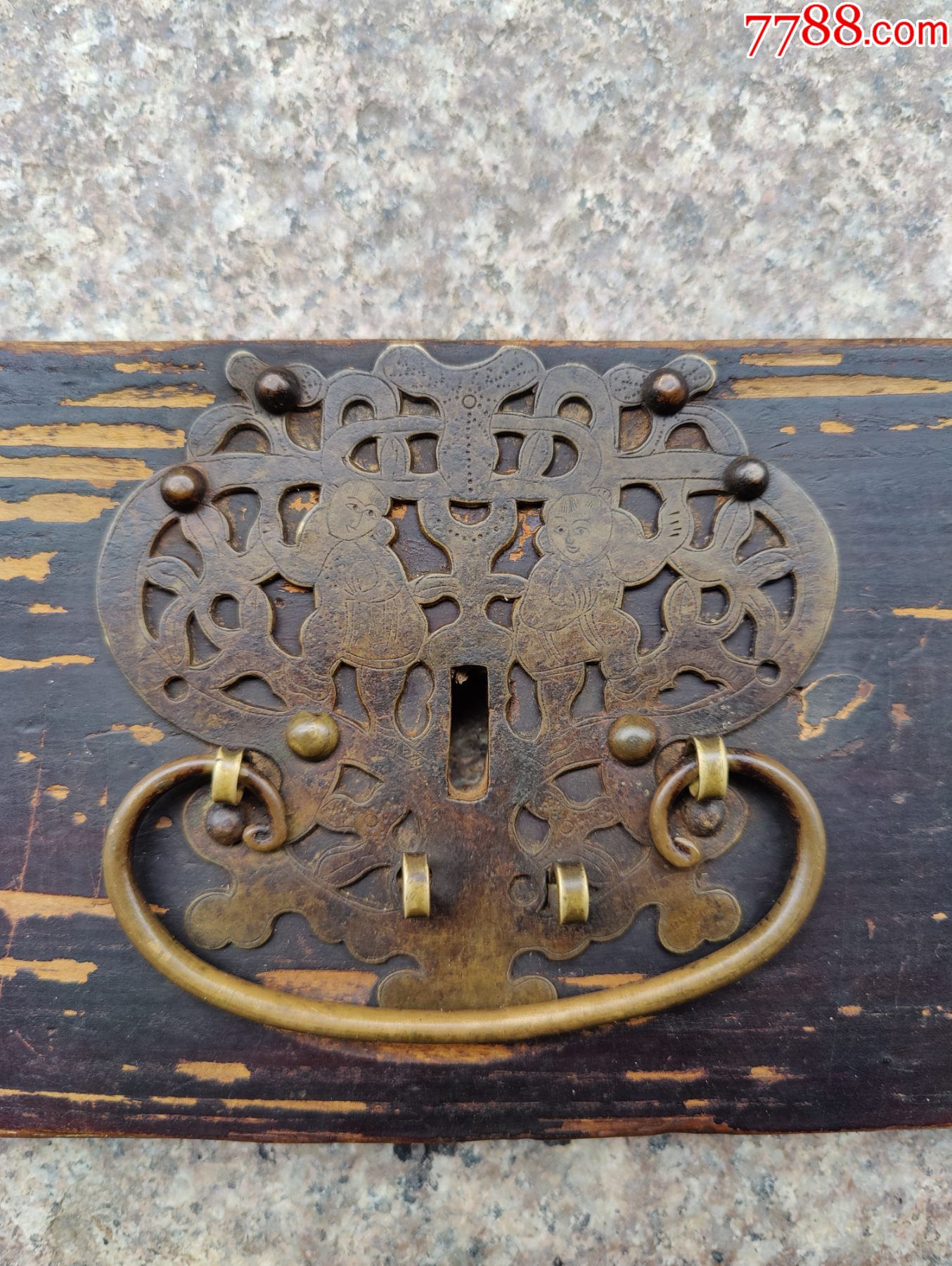 清代道光年老柜子抽屉铜拉手铜片雕刻婴儿缠枝莲老铜拉手