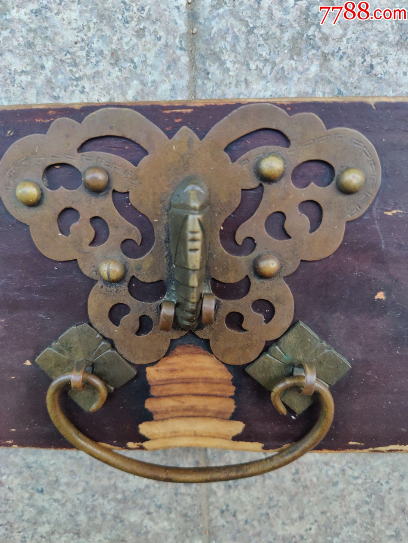 清代道光或乾隆年老柜子上面的蝴蝶铜片抽屉拉手