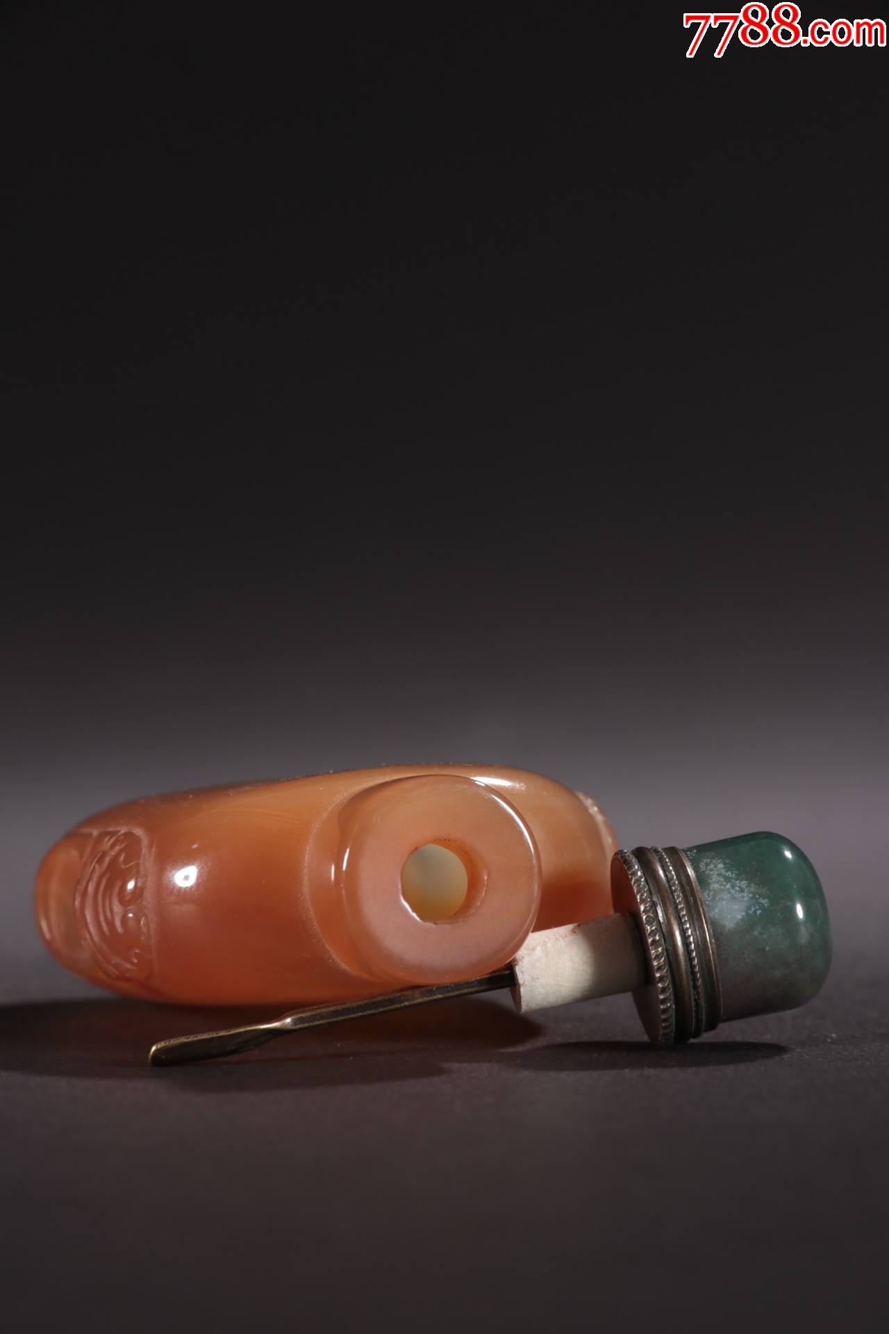 老玛瑙兽面双耳鼻烟壶