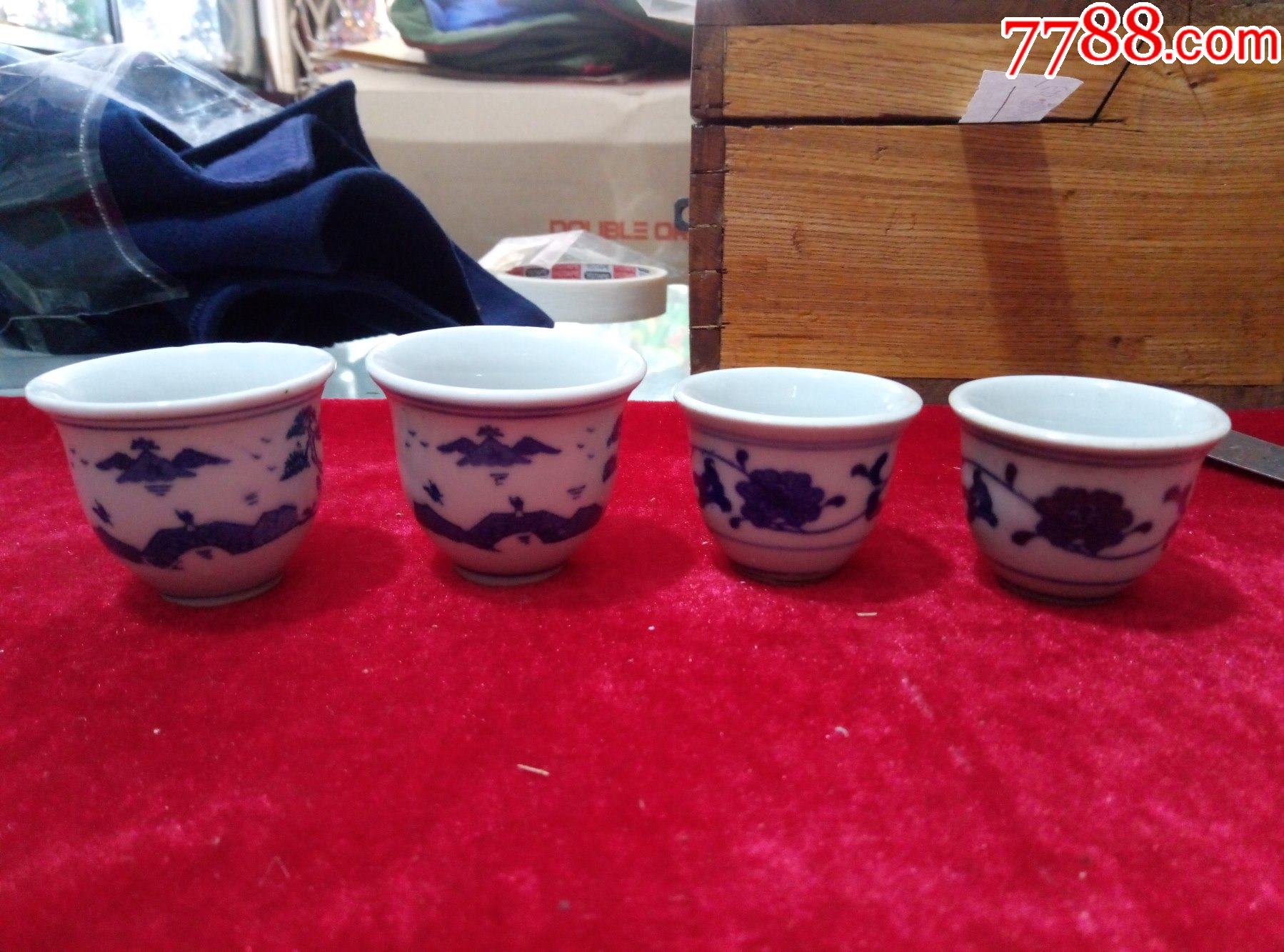 文革景德镇青花小酒杯四个30元