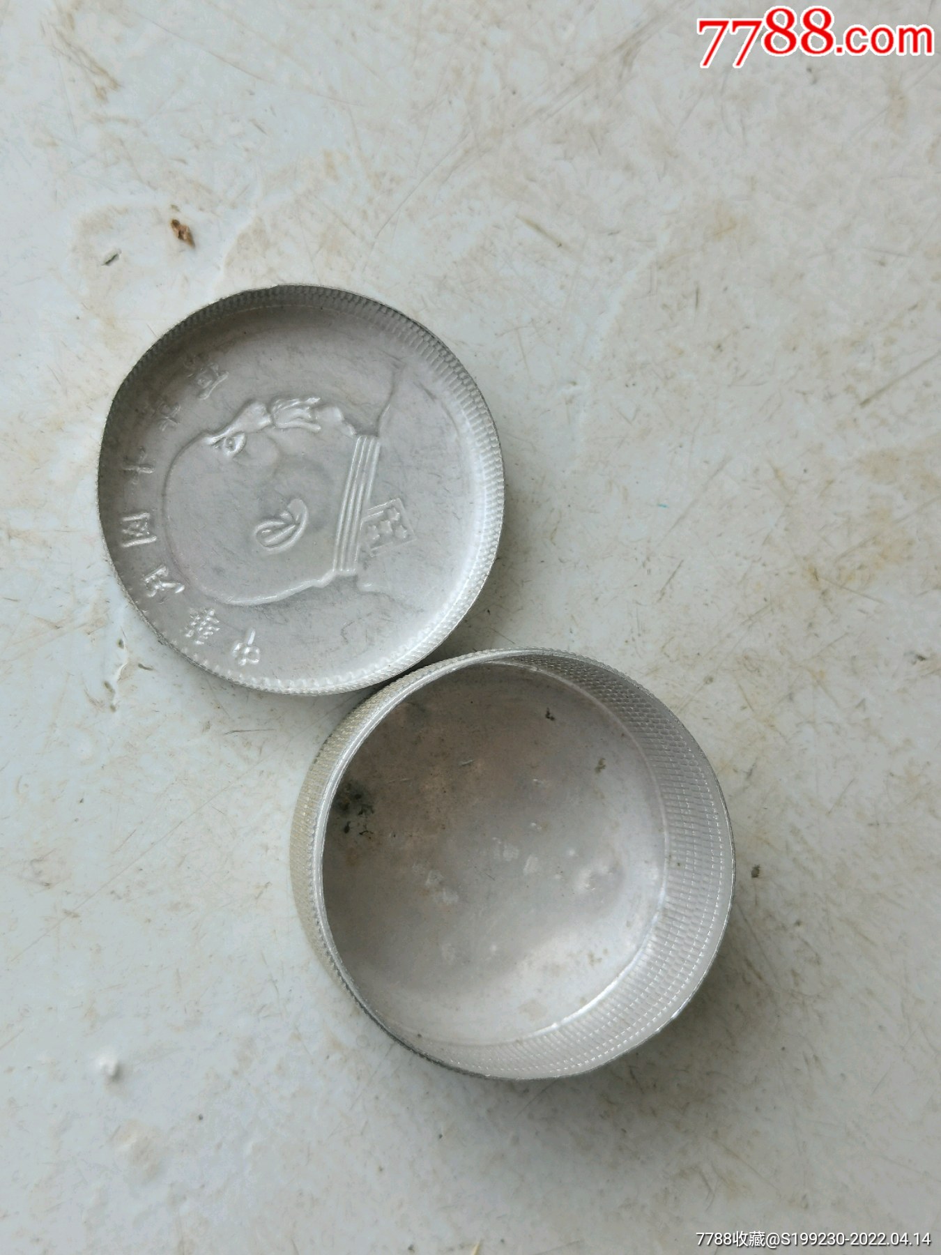 银元造型的小盒子袁大头造型老盒子