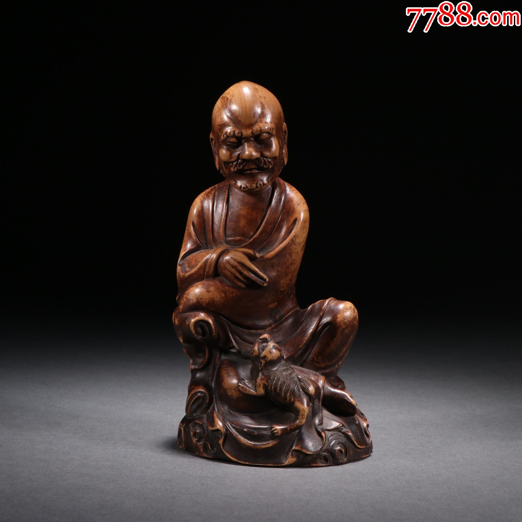 檀香木笑狮罗汉摆件