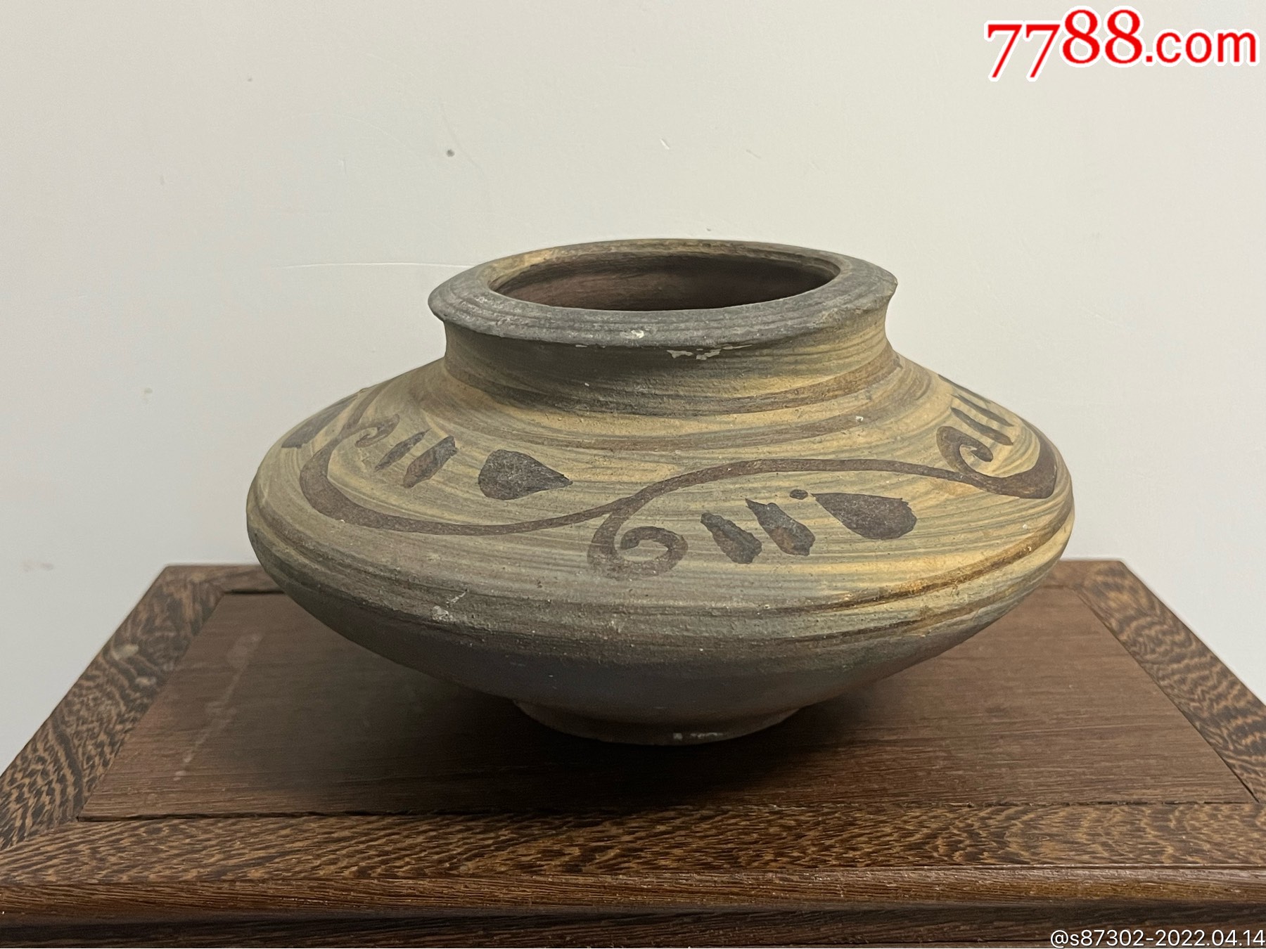 磁州窑老陶罐形状少见下部有一道裂