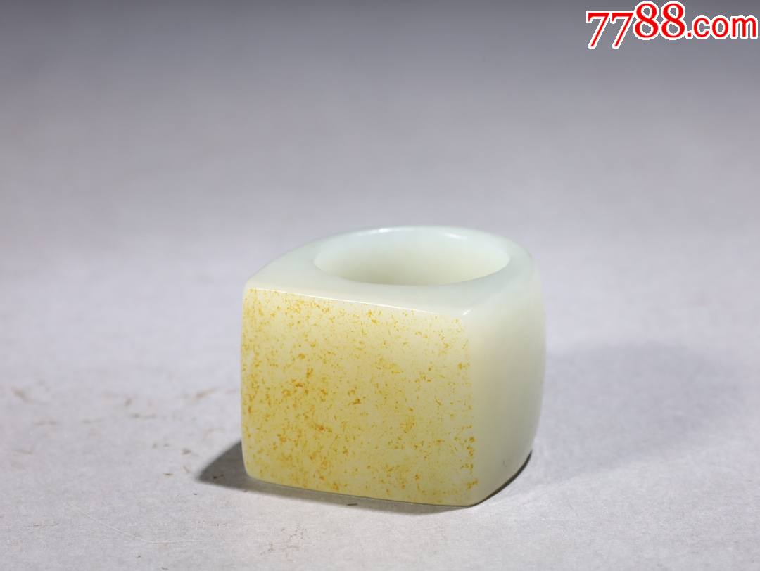 旧藏和田白玉带皮马鞍扳指a84s30f