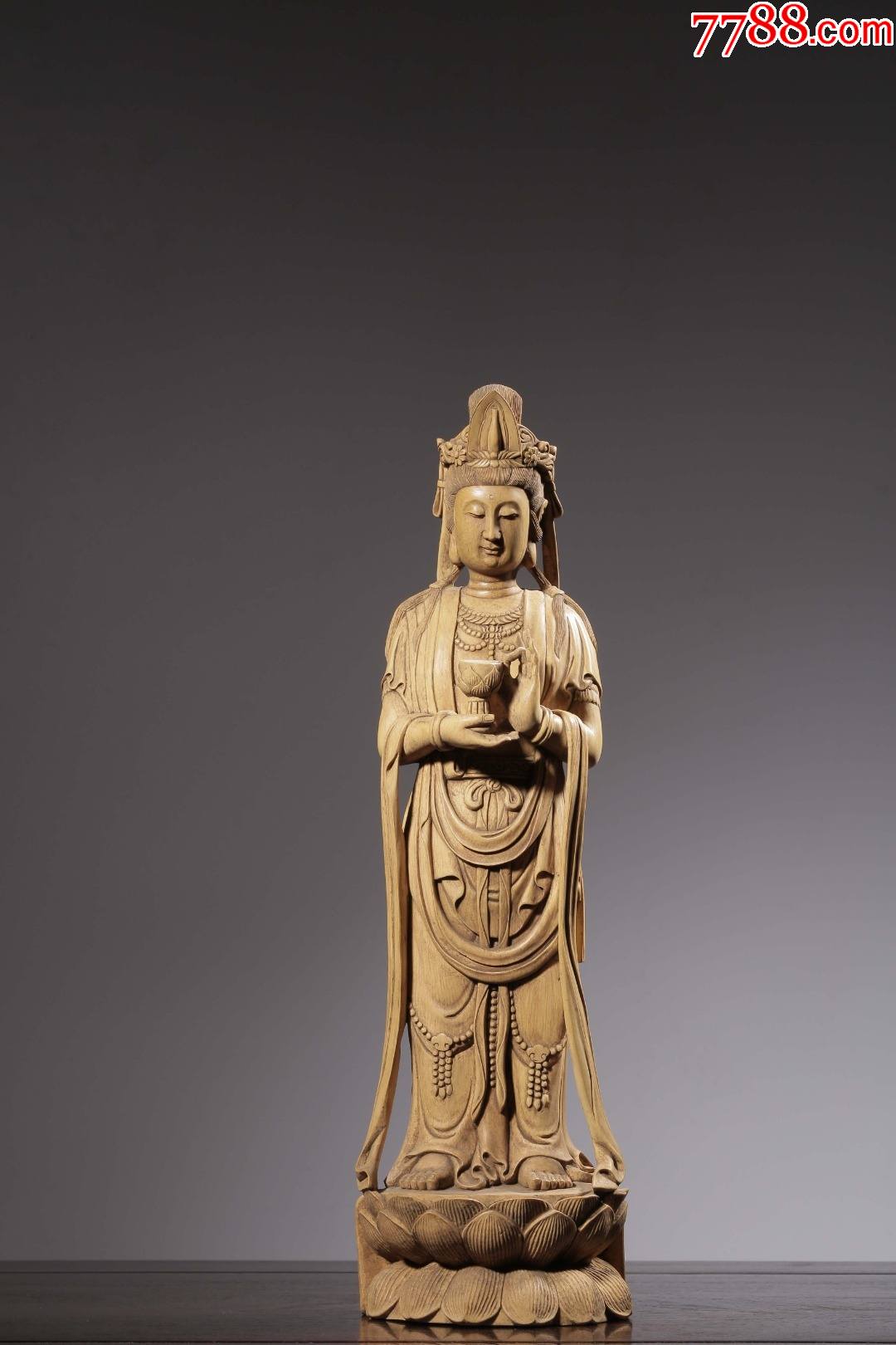 黄杨木莲花观音立像