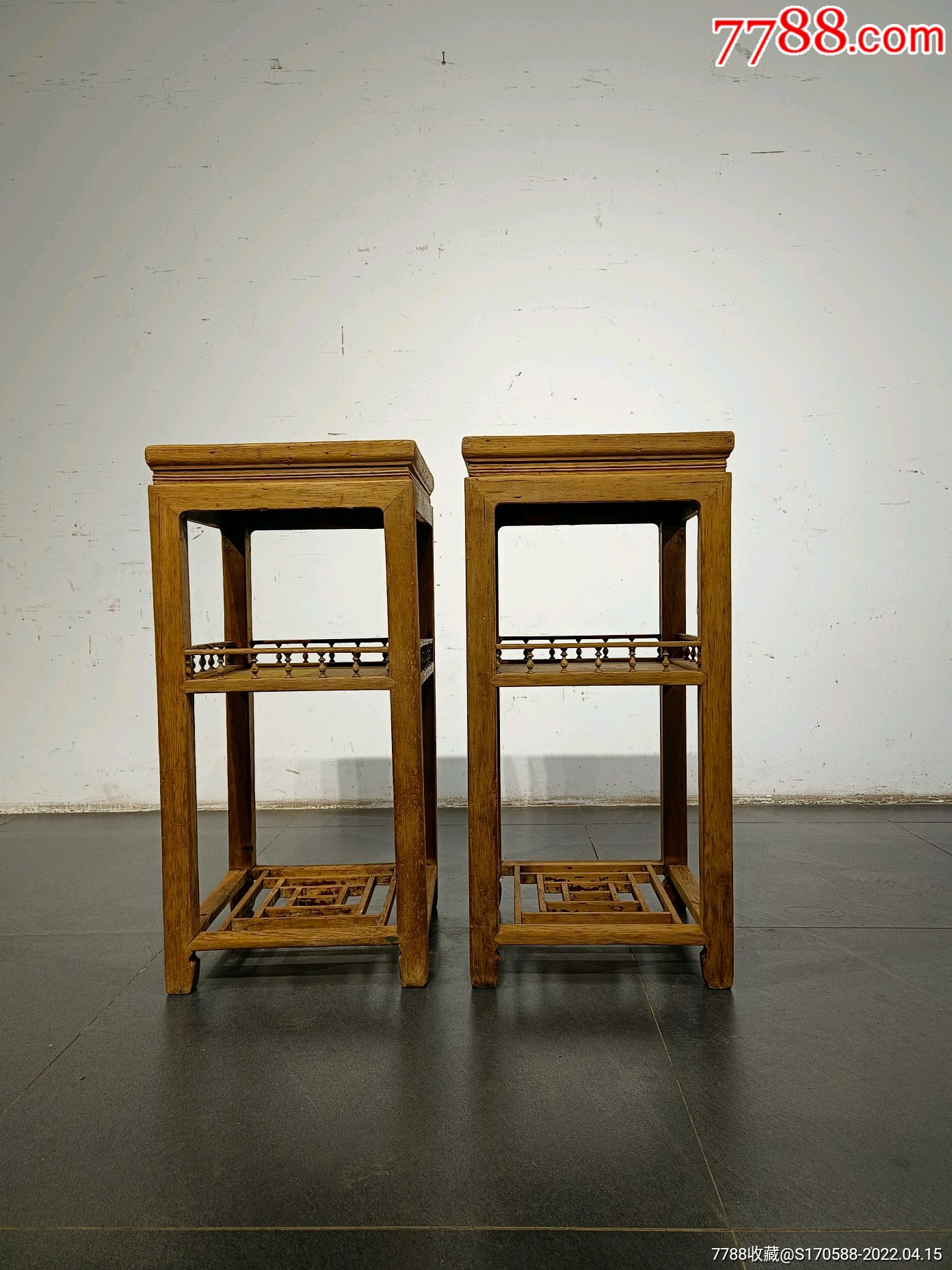 清代杉木花几一对做工秀气保存完整单只尺寸宽405高84