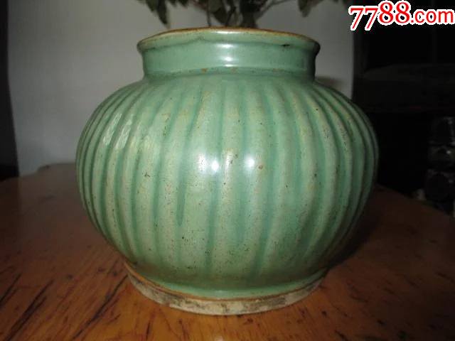 清代绿釉鱼篓尊瓜棱罐