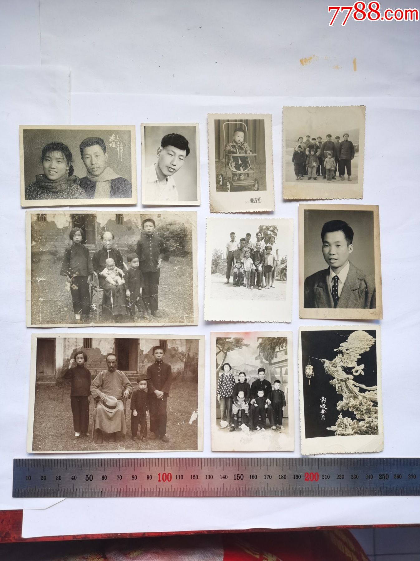 一个人的家庭照,民国--80年代_老照片_鉴别图片_收藏价格_7788陶器