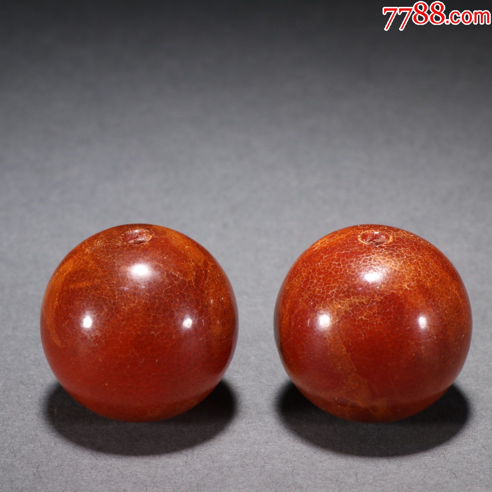 旧藏老蜜蜡挂珠一对