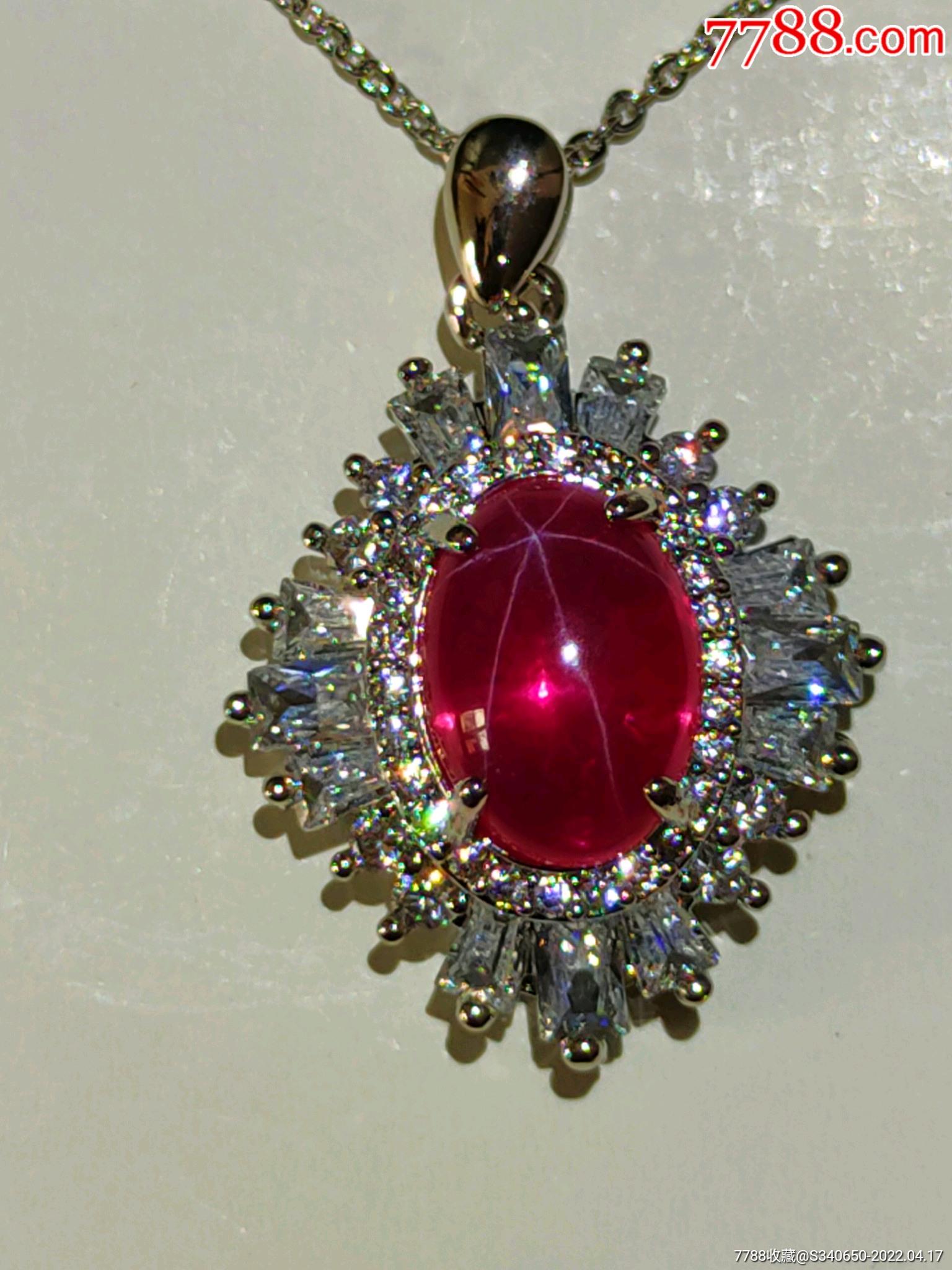 银镶星光宝石首饰晶莹剔透光彩夺目硬度达十雕刻精美佩带大气