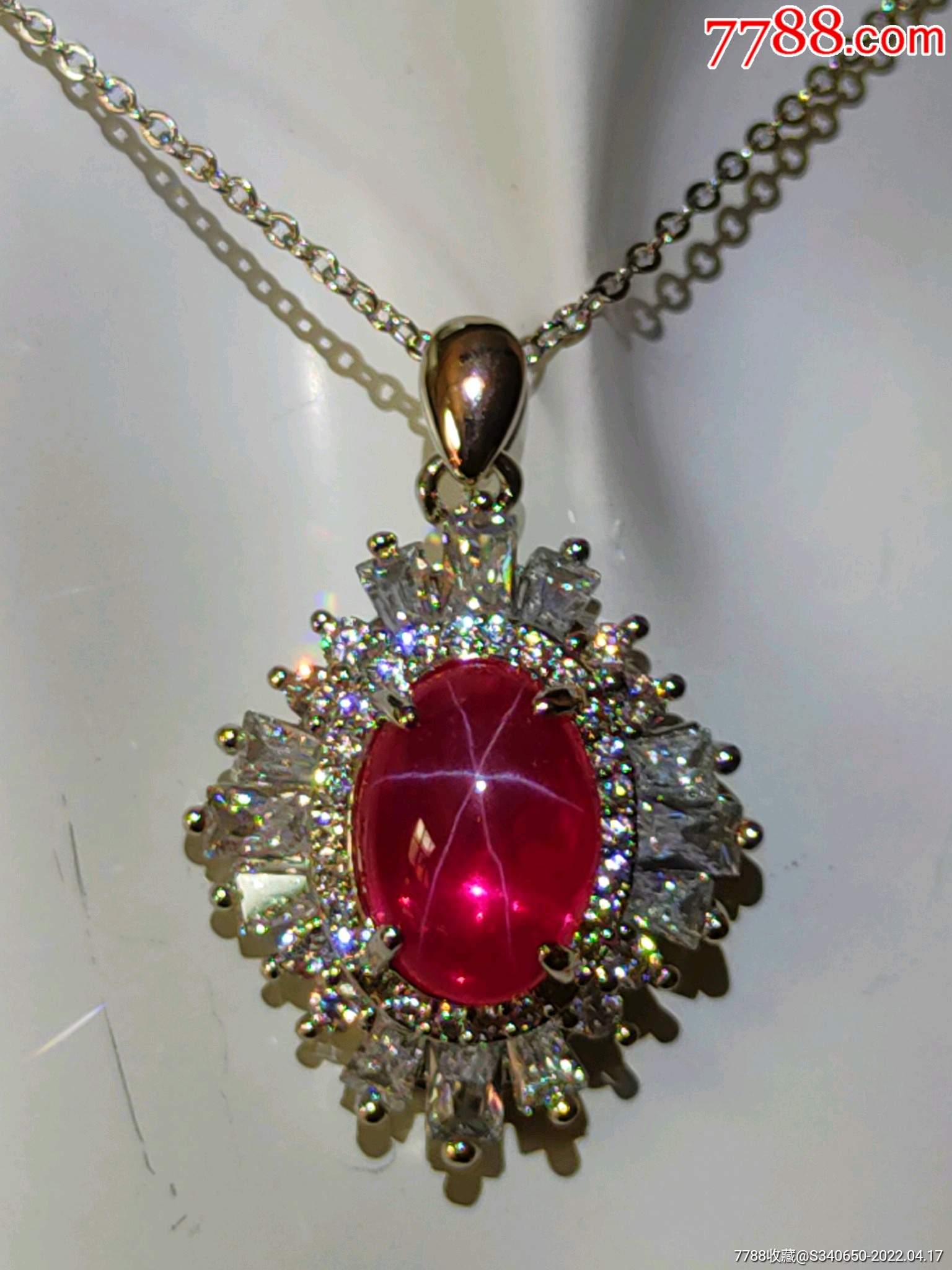 银镶星光宝石首饰晶莹剔透光彩夺目硬度达十雕刻精美佩带大气