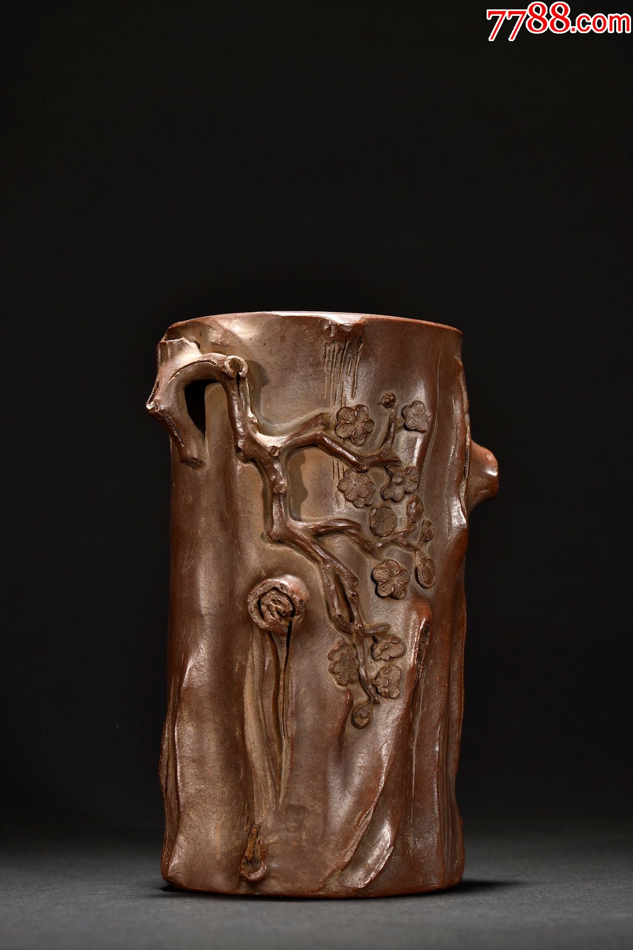 梅花纹文房笔筒