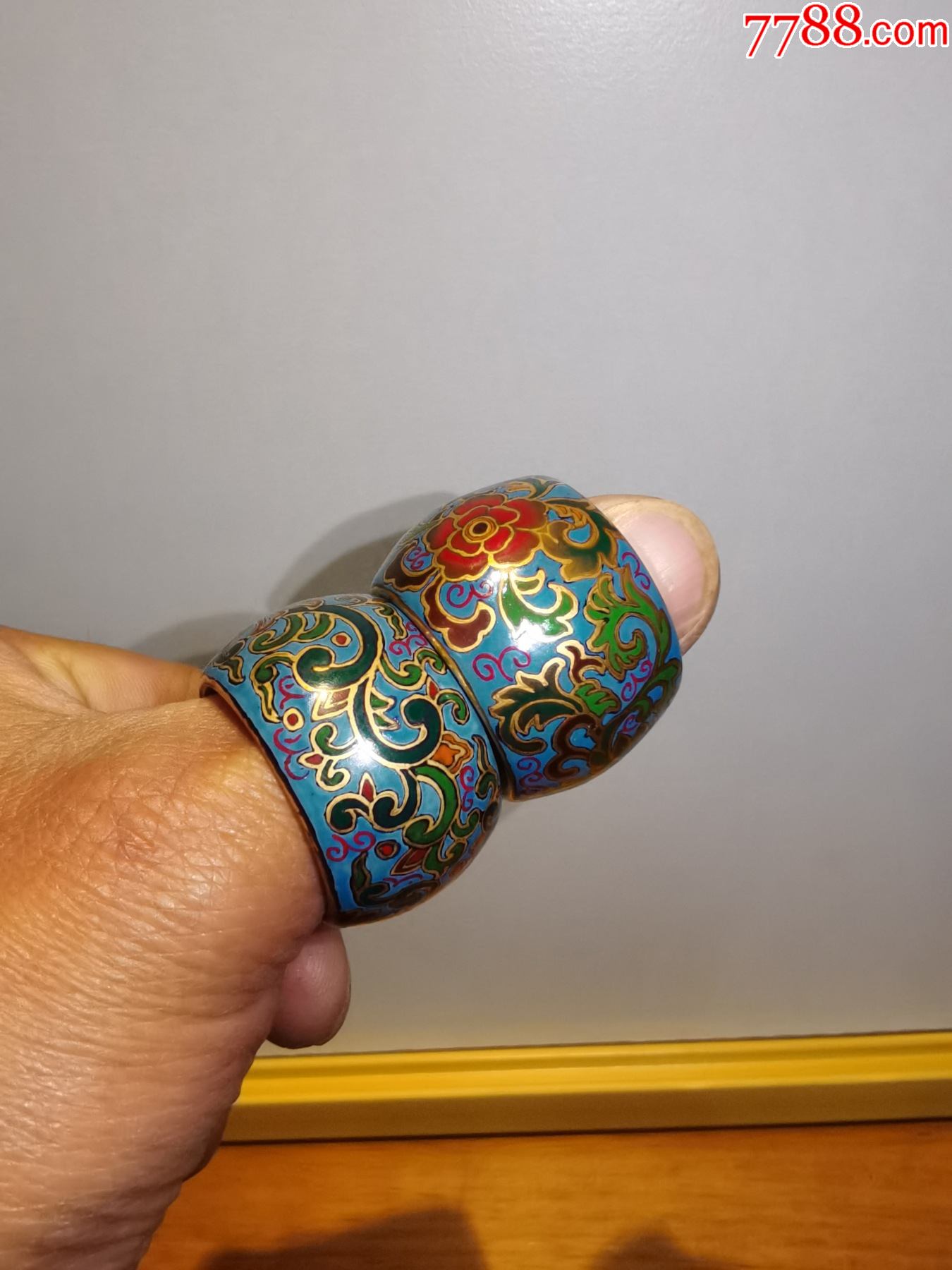 精品文玩清代料器乾隆年制扳指两个