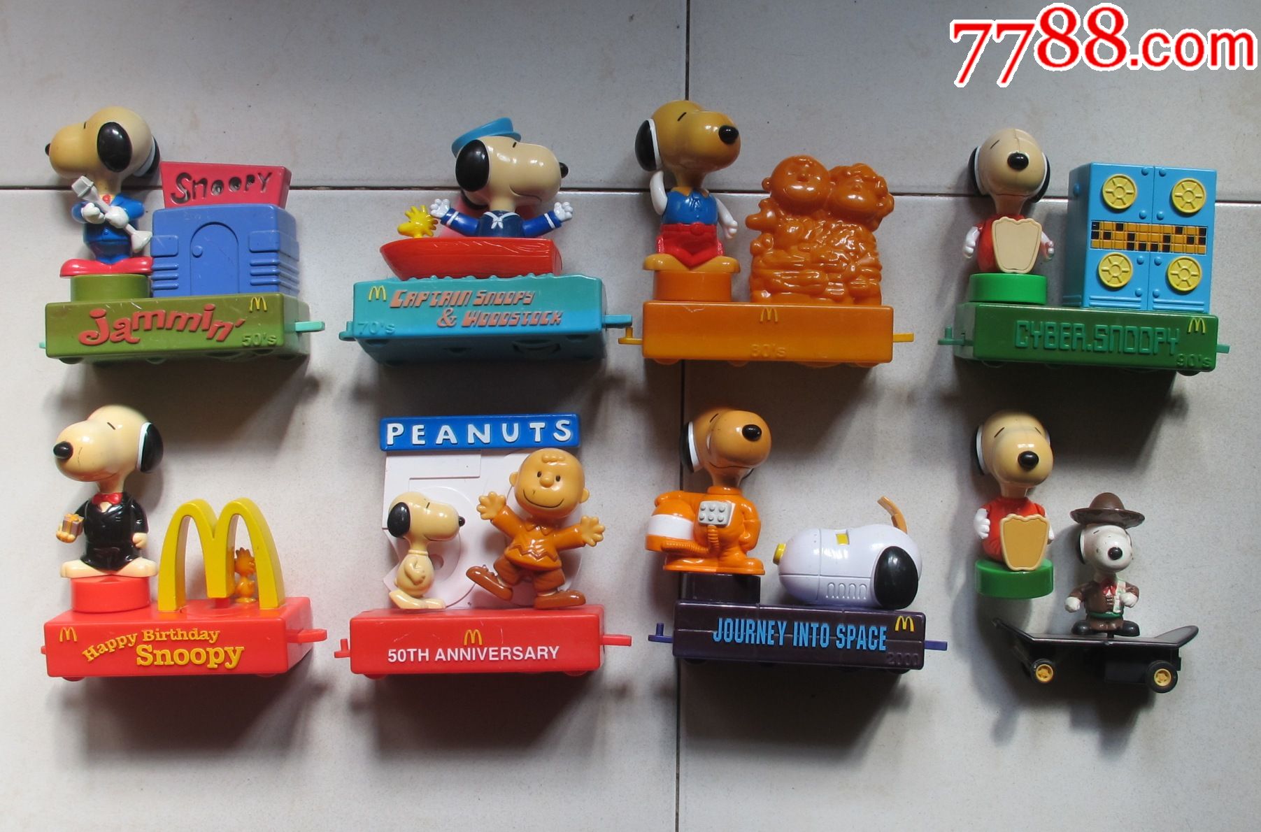 麦当劳2000年史努比五十周年巡花车7个