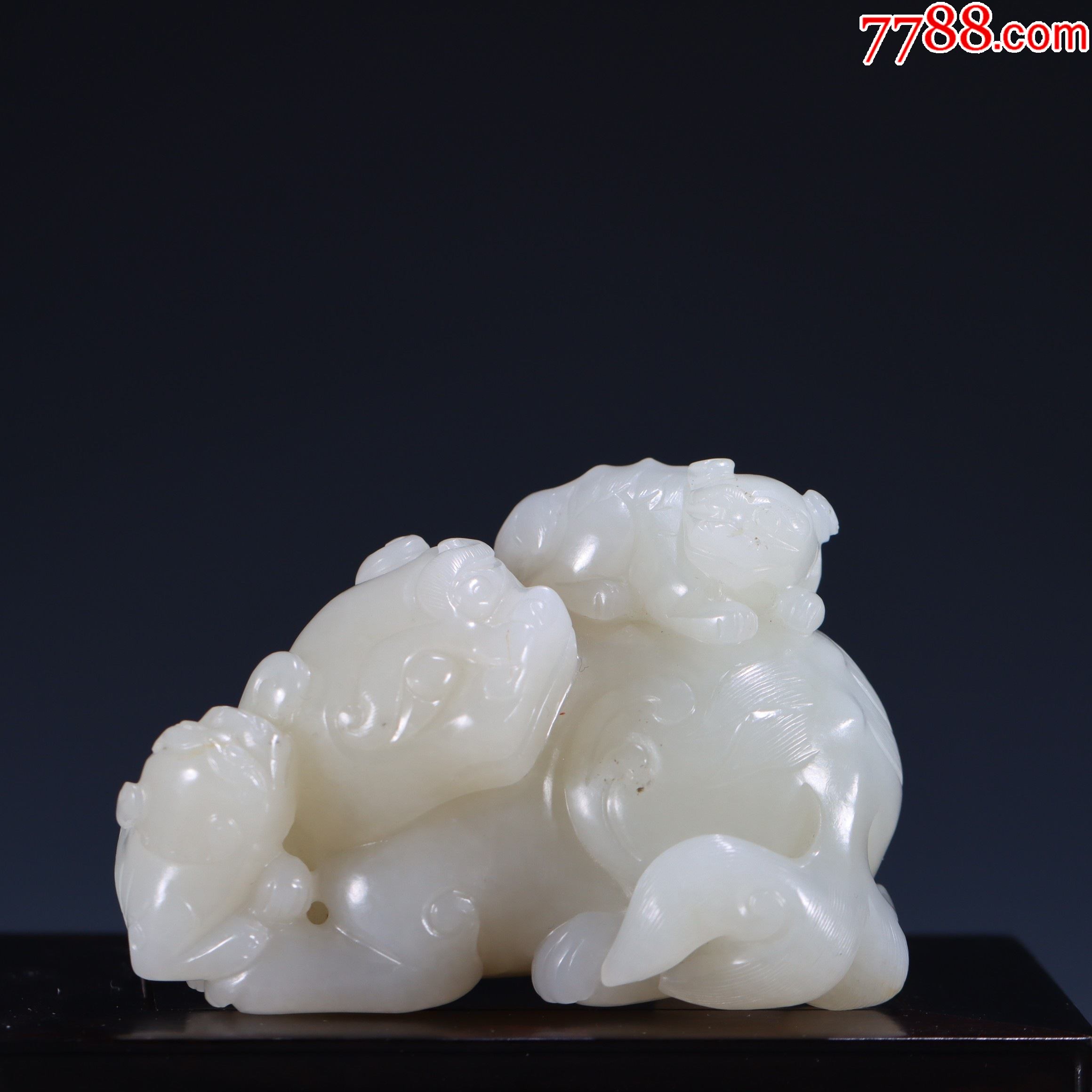 和田玉狮子把件