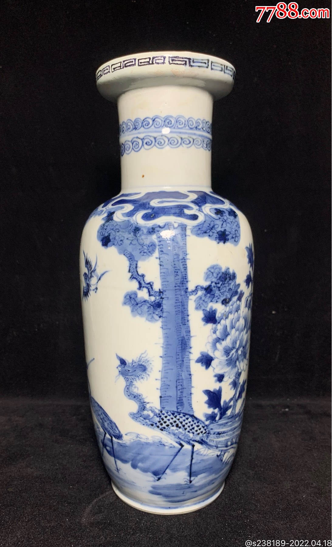 清晚期青花五伦图棒槌瓶