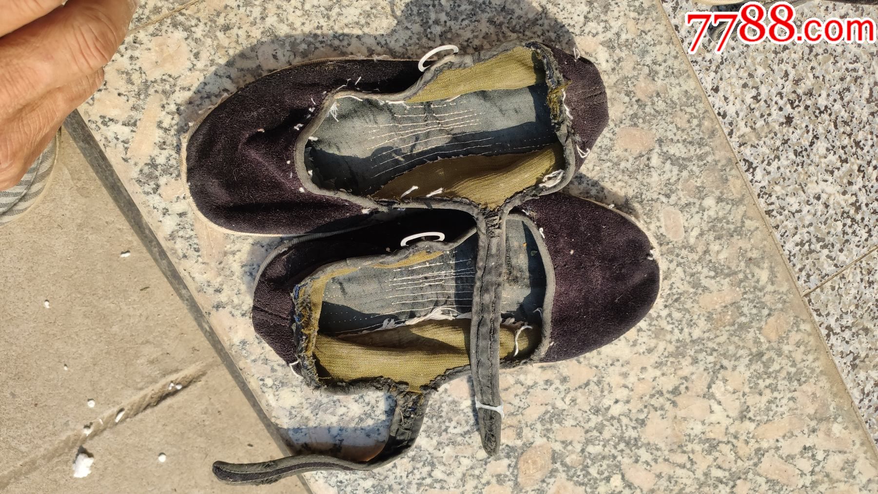 旧鞋收藏女士一带旧布鞋黑色绒面塑料底225码上海长征制鞋厂双鸽牌