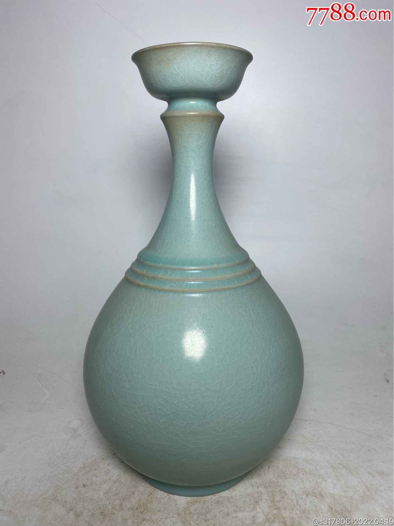 汝窑撇口玉壶春