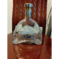 轩尼诗2斤马爹利蓝带两斤品相如图单个10元