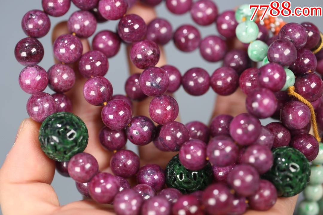 红碧玺朝珠一盘