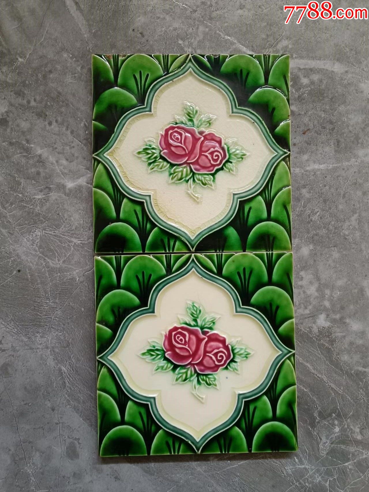 两块民国玫瑰花图案瓷砖