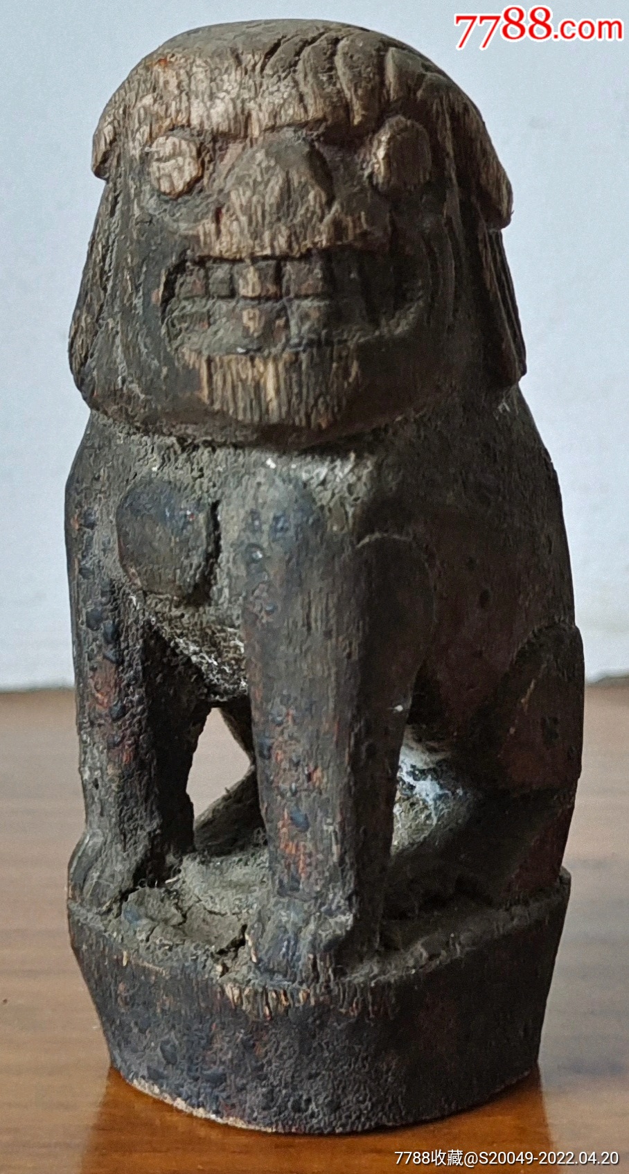 年份不错的威武大气狮子木雕