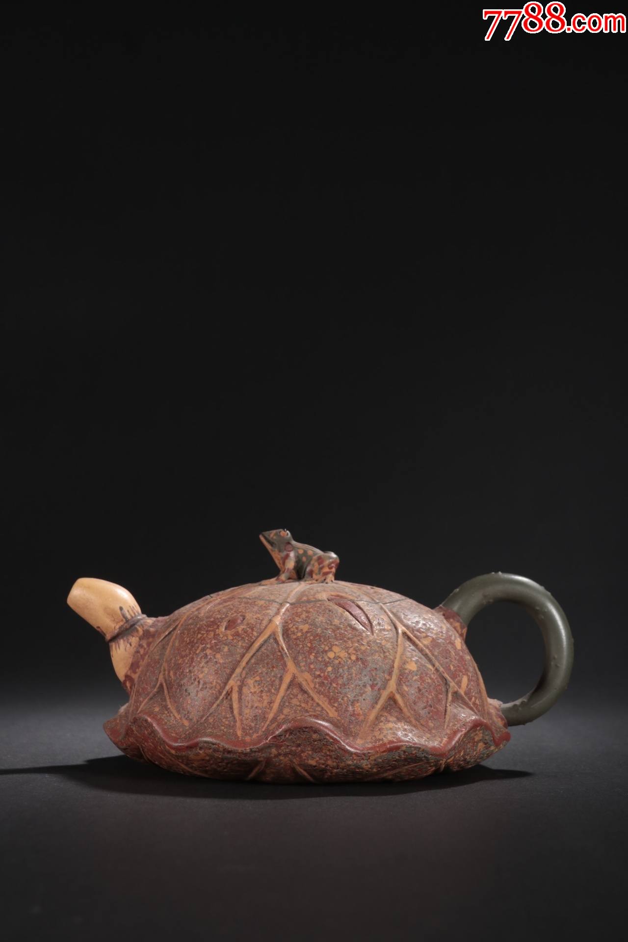 旧藏段泥青蛙钮莲花壶