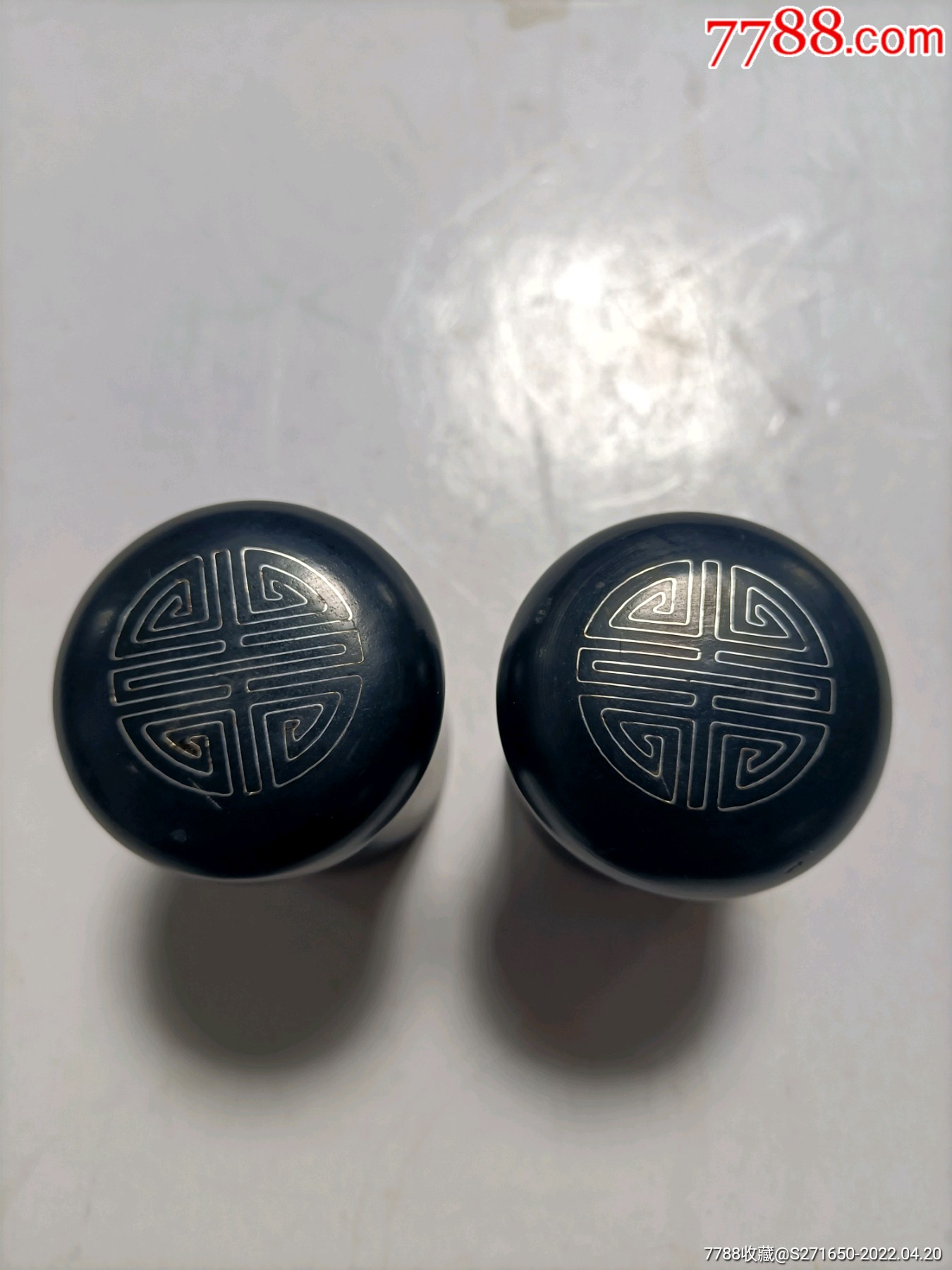 红木寿字文画轴头