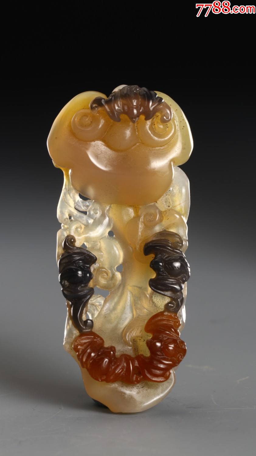 玛瑙俏色雕灵芝如意把件