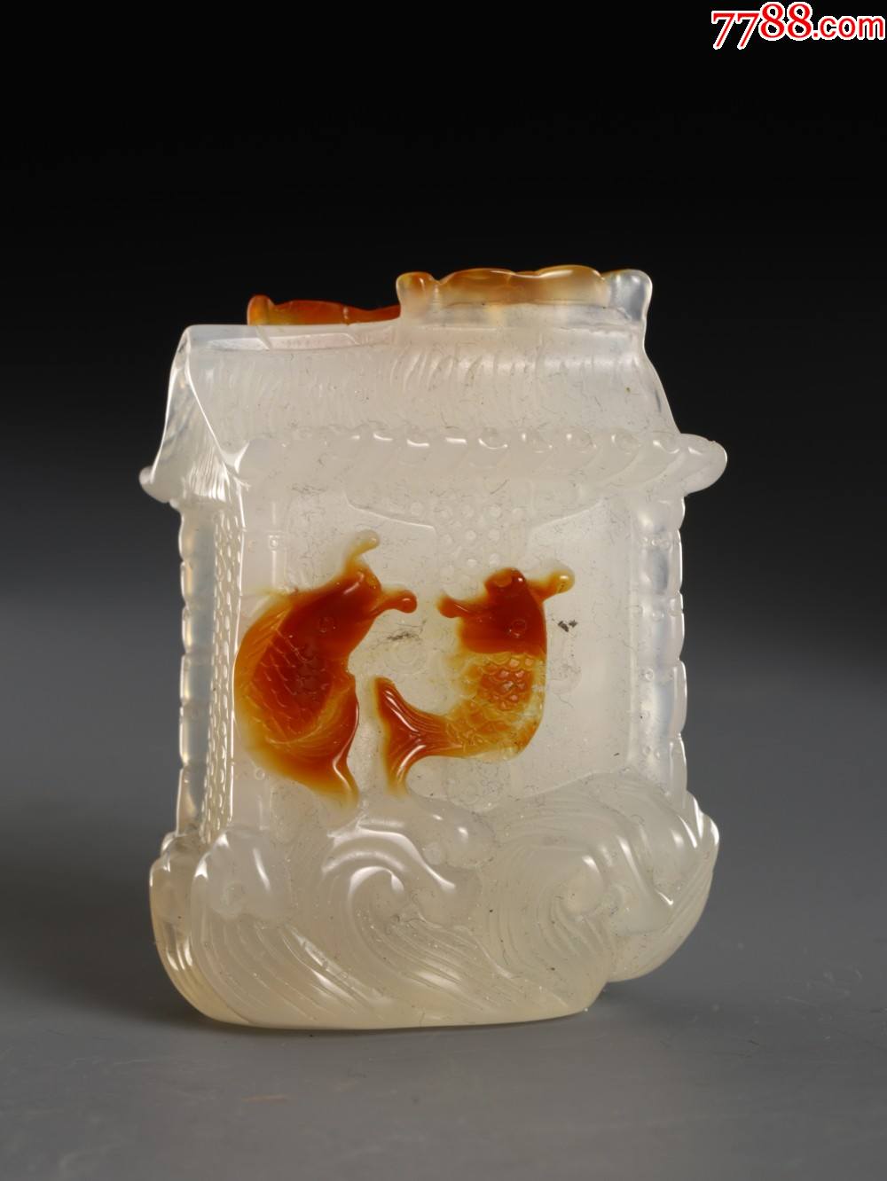 玛瑙俏色雕鲤鱼跃龙门把件