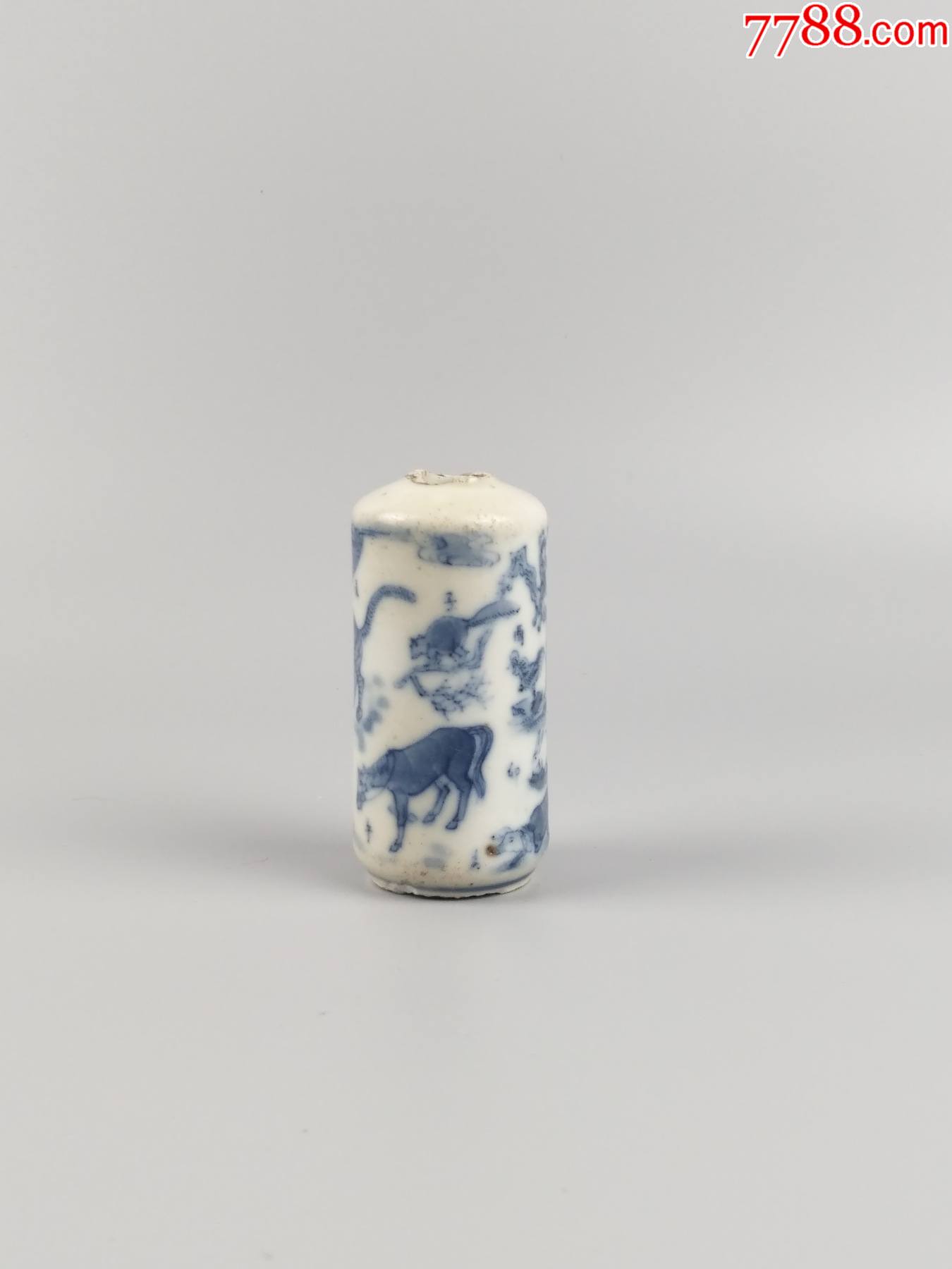 青花手绘十二生肖鼻烟壶底款大清雍正年制