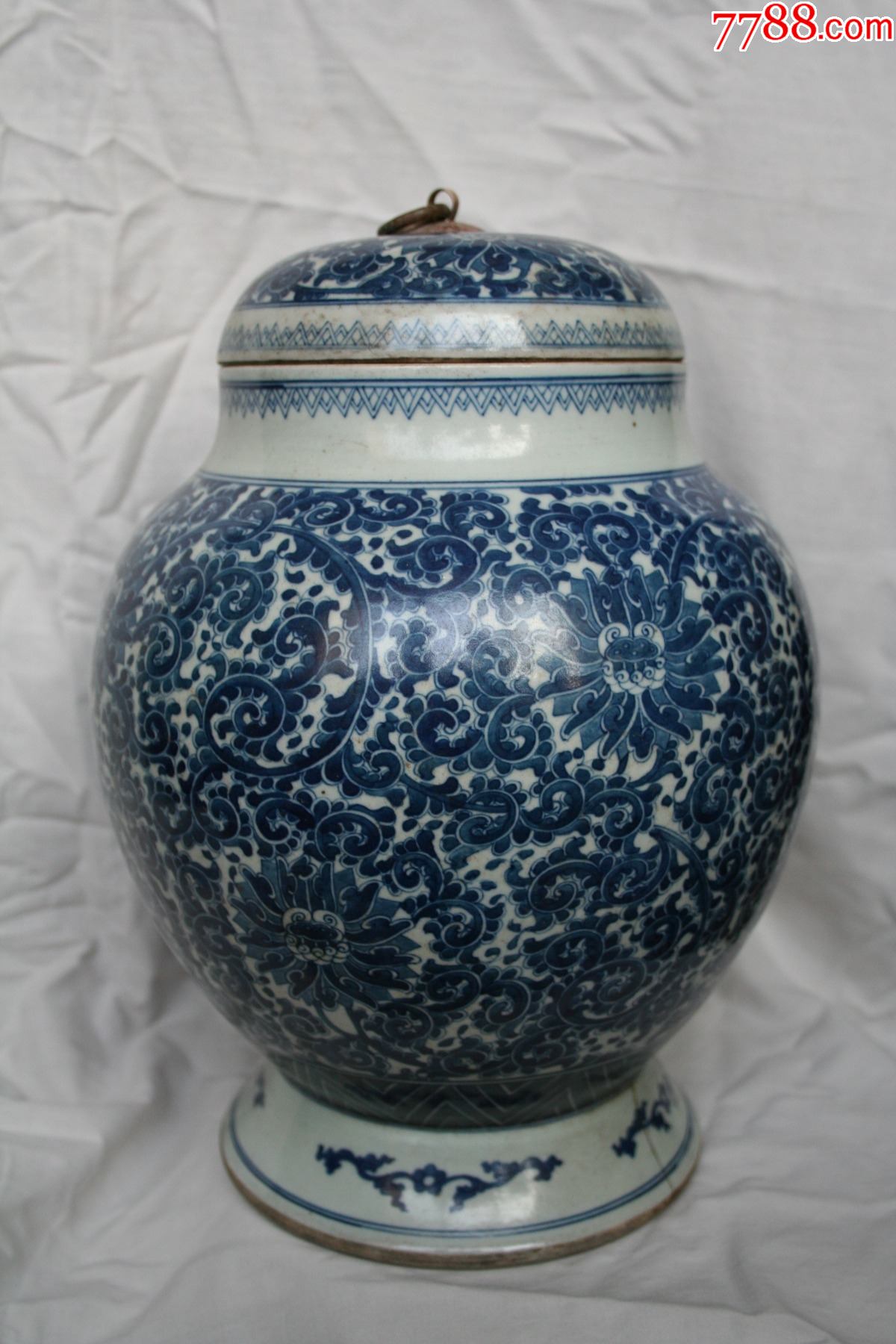 青花罐