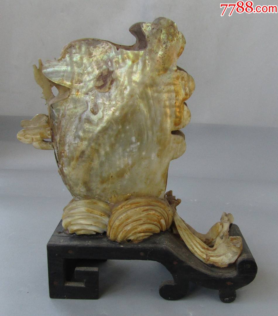 贝壳雕龙腾鱼跃摆件