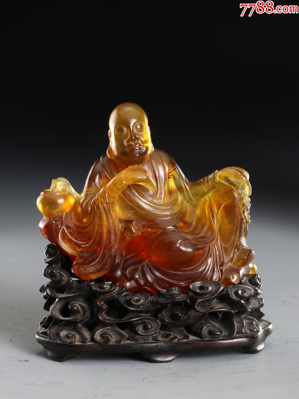 琥珀自在罗汉摆件尺寸9x37x82cm重104g