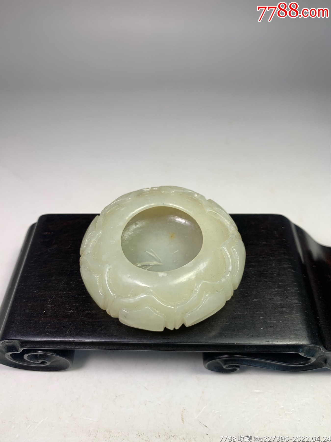 老玉和田玉明清莲花座笔洗