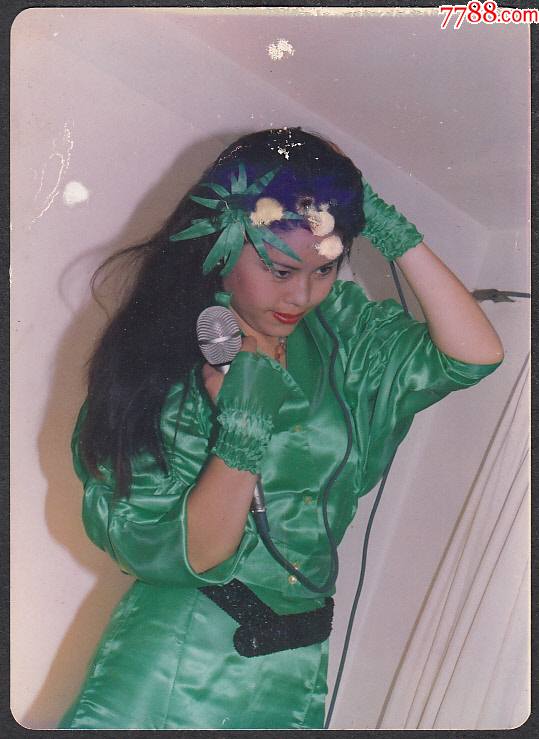 80年代女歌星张强图片