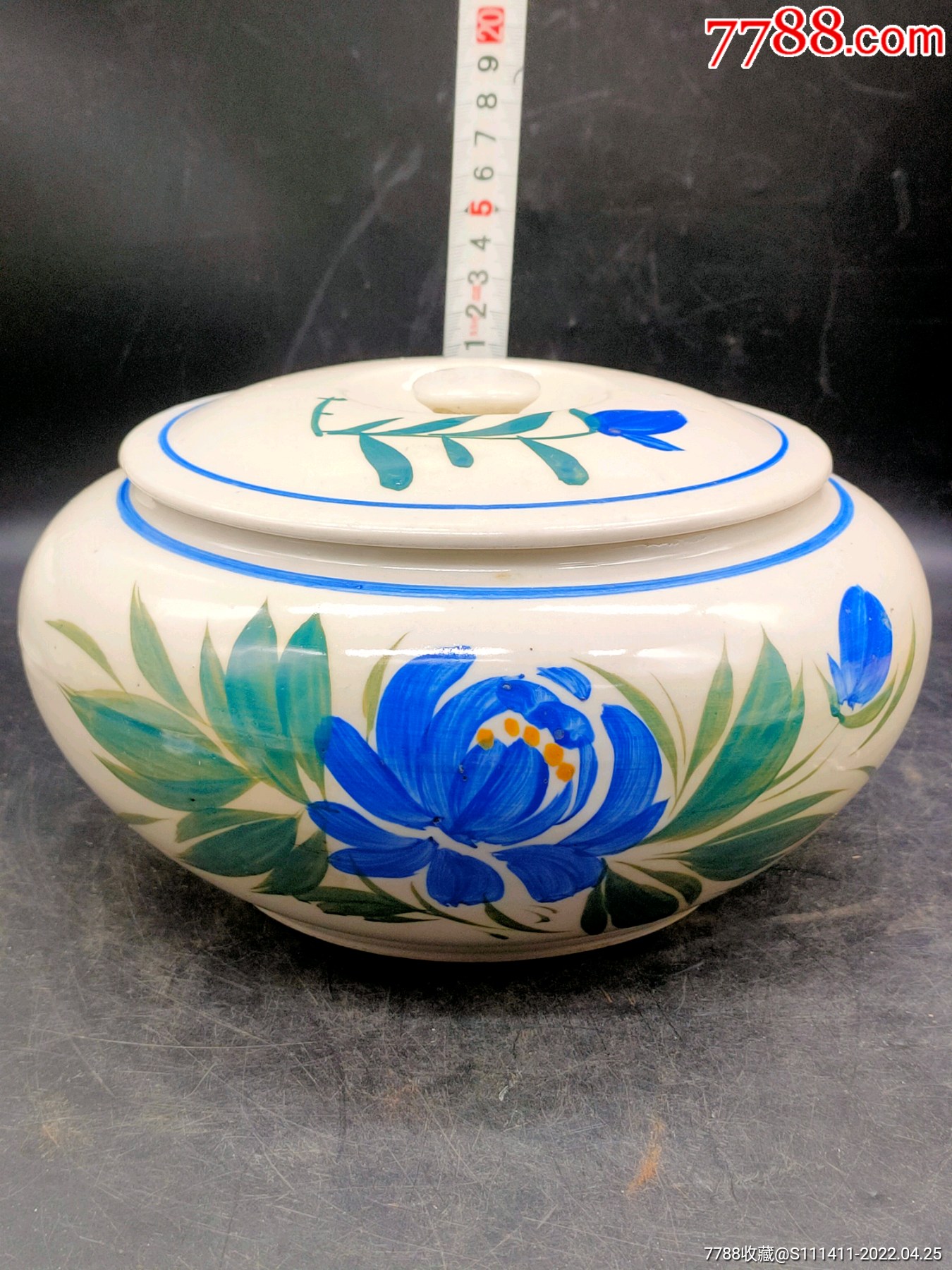 五六十年代釉下彩瓷器盖罐