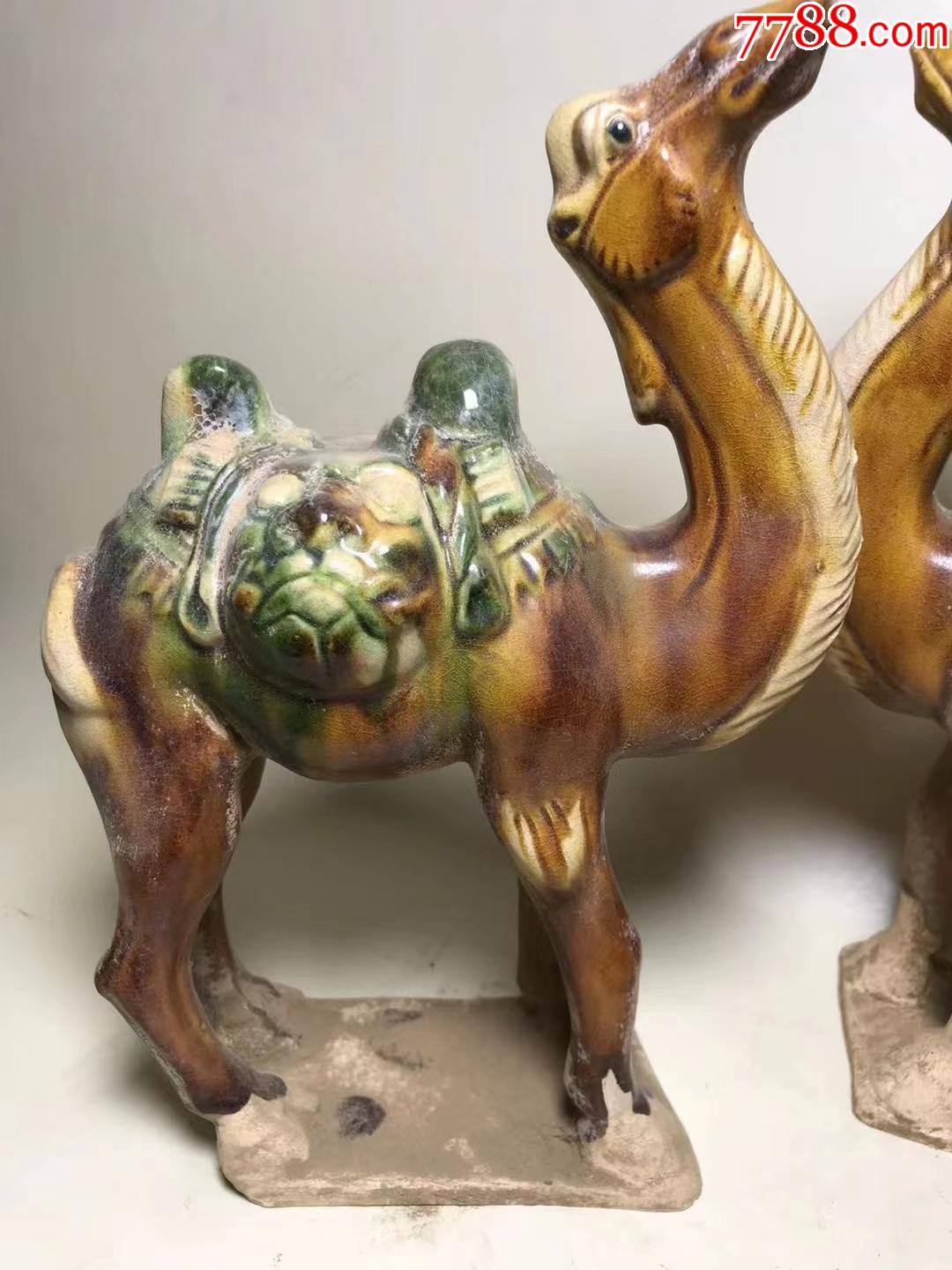 唐三彩骆驼一对