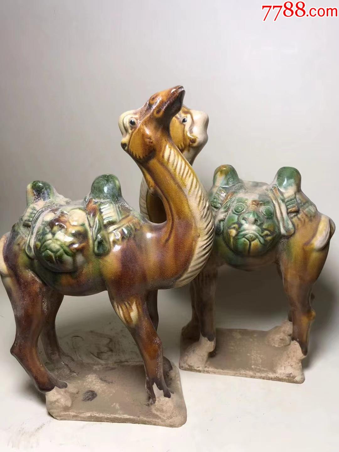 唐三彩骆驼一对