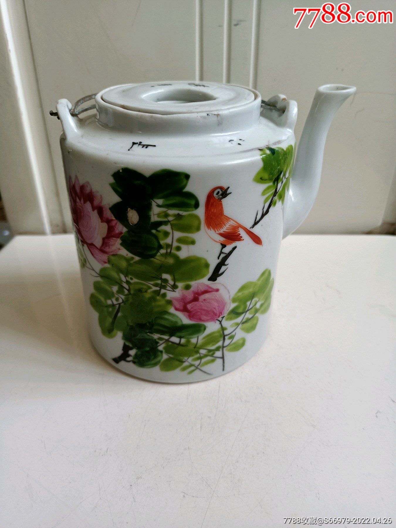 民国粉彩花鸟提梁壶铜系