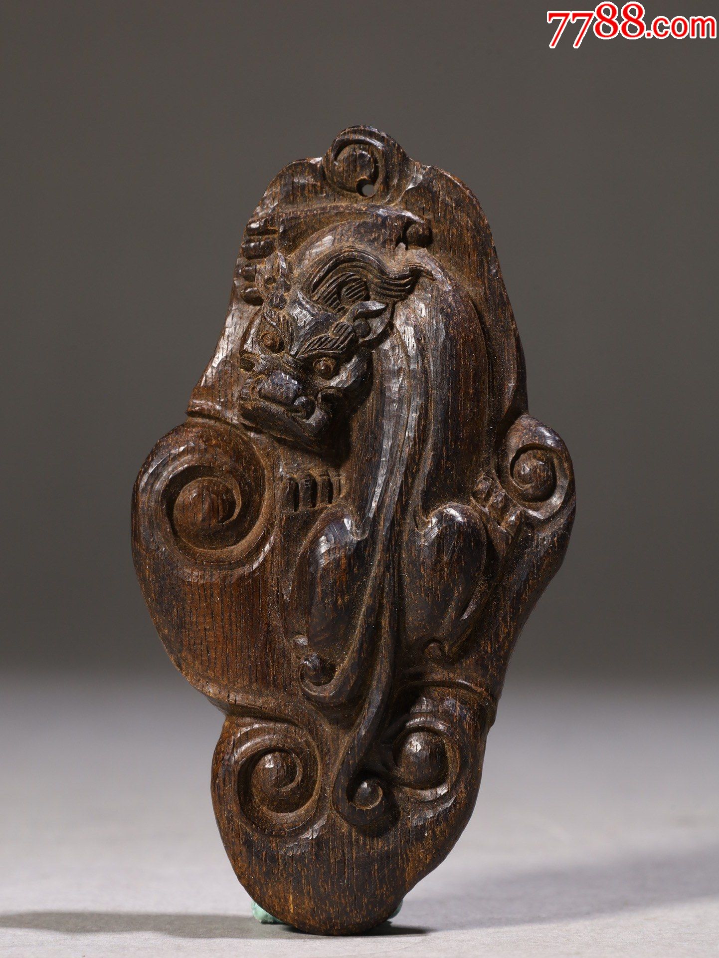 沉香螭龙纹挂件