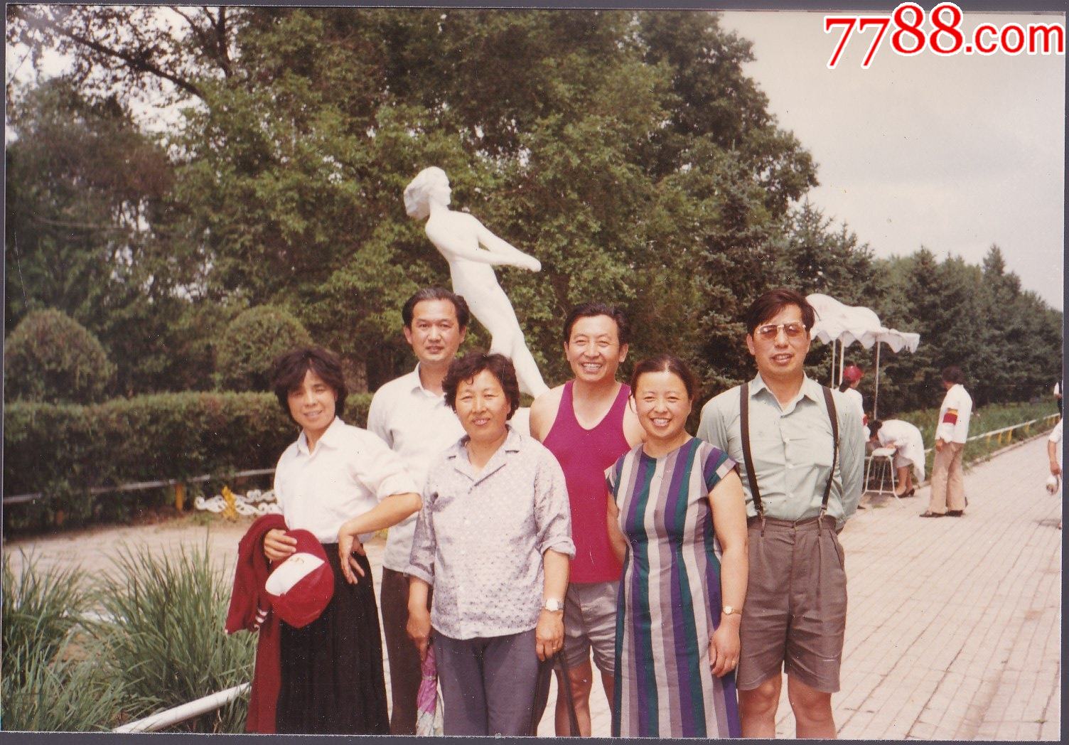 男女合影-价格:5元-se86750261-老照片-零售-7788收藏__收藏热线