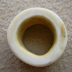 藏传老牦牛骨开片吊坠,法衣片【宝贝尺寸】:29*26厚度12毫米左右