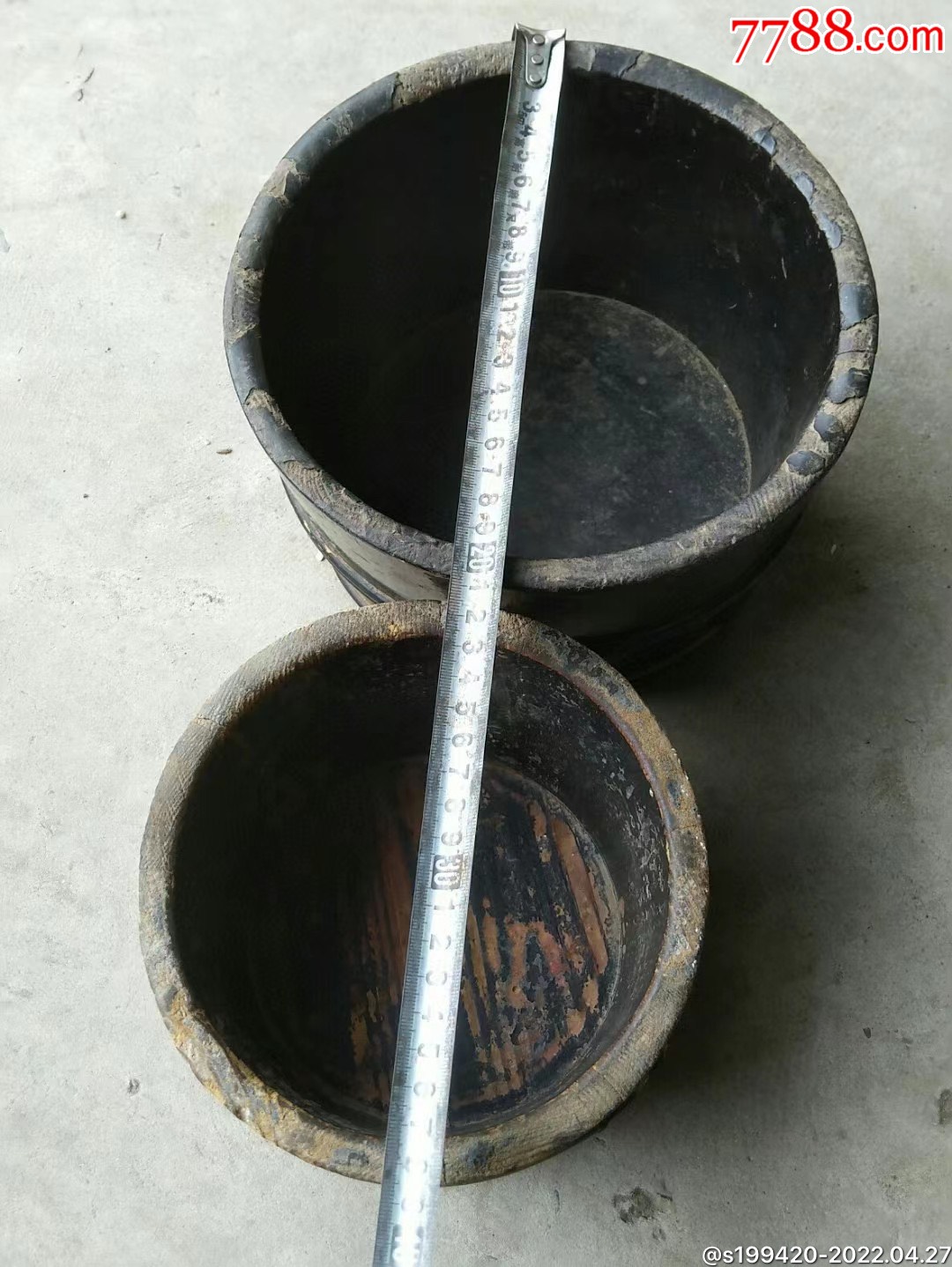 清代楠木圆形米斗两个漆皮漂亮保存完好民俗展馆收藏摆设