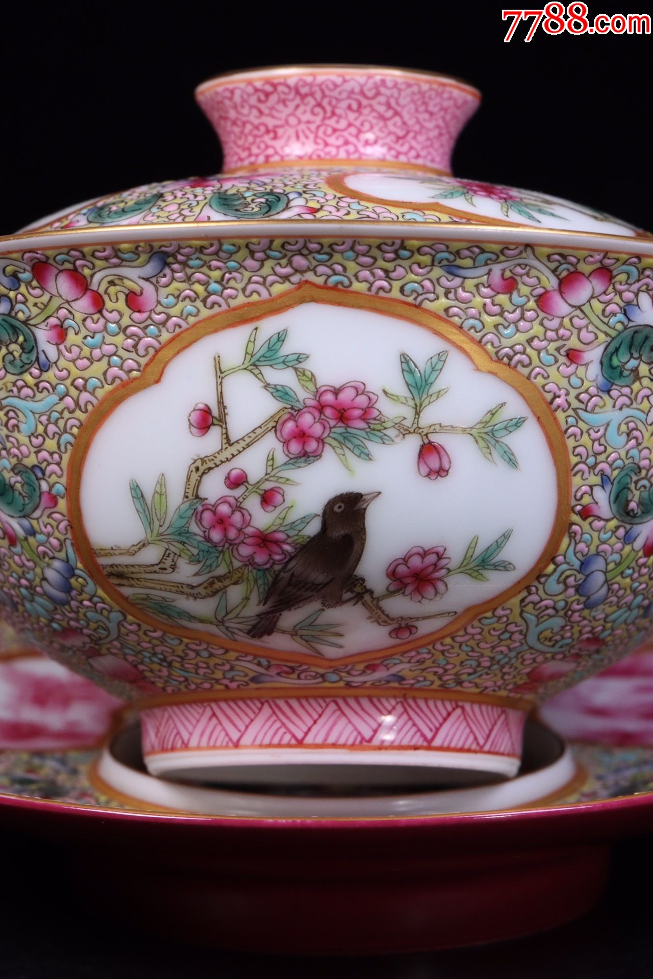 回流雍正年制重功开光珐琅彩花鸟盖杯一对